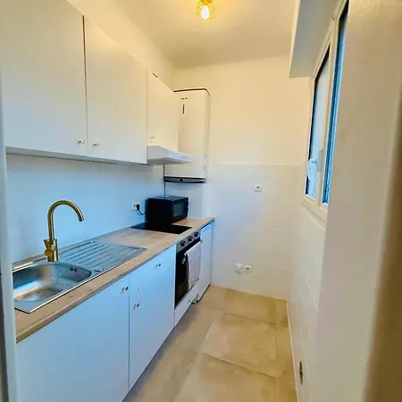 And Sun Two Minutes Away 아파트 *